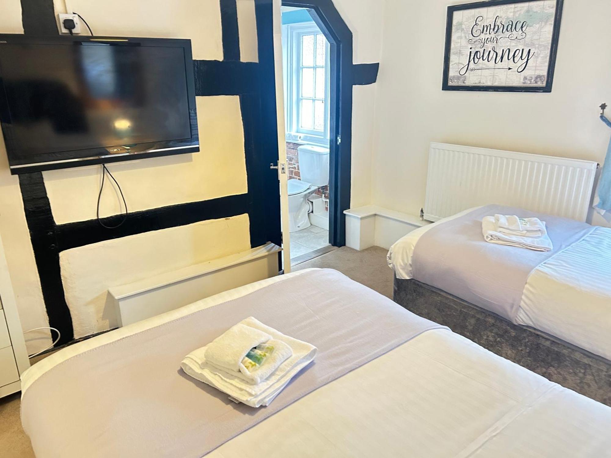 Hotel The Wheatsheaf Bramley  Esterno foto