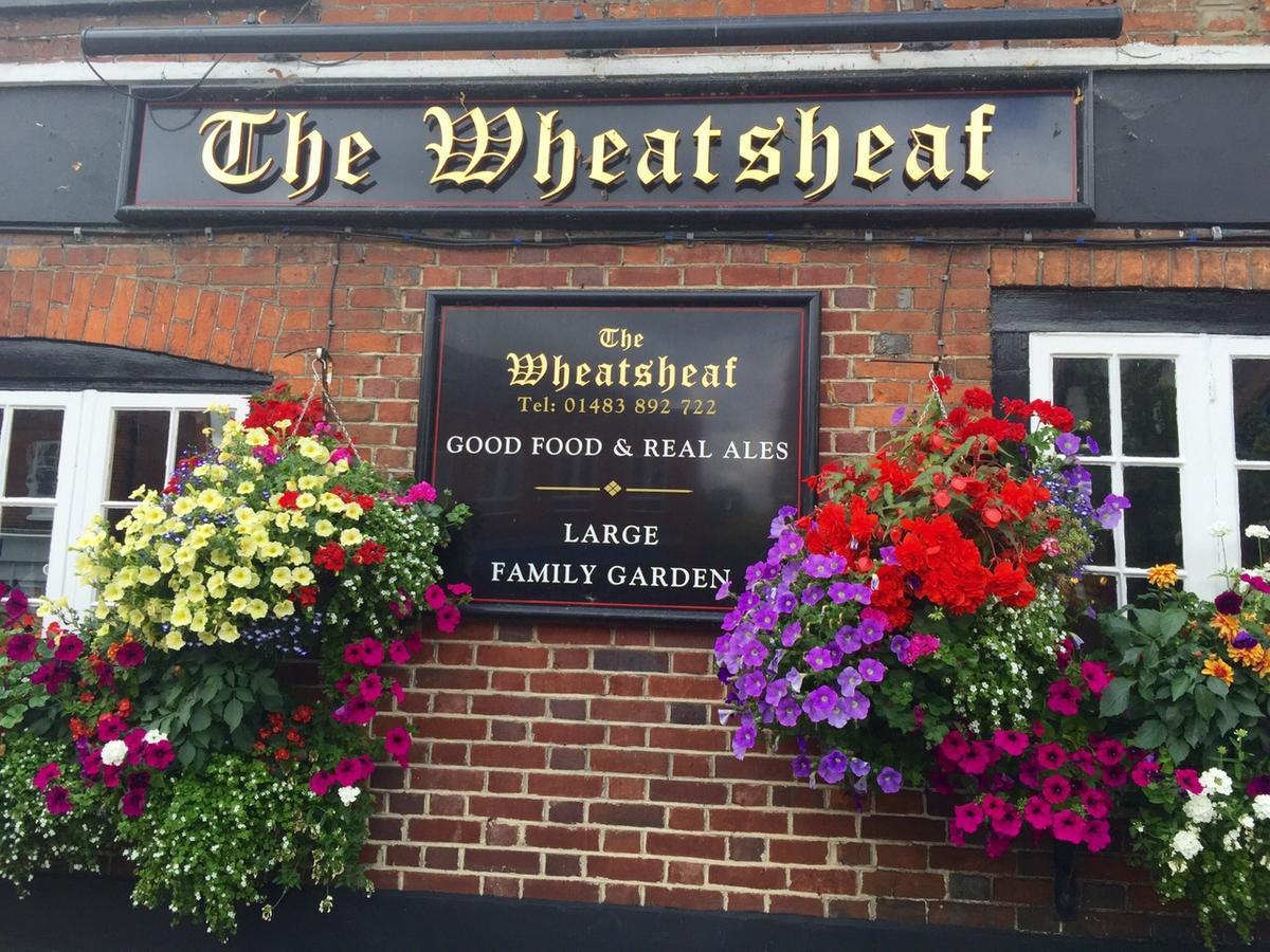Hotel The Wheatsheaf Bramley  Esterno foto