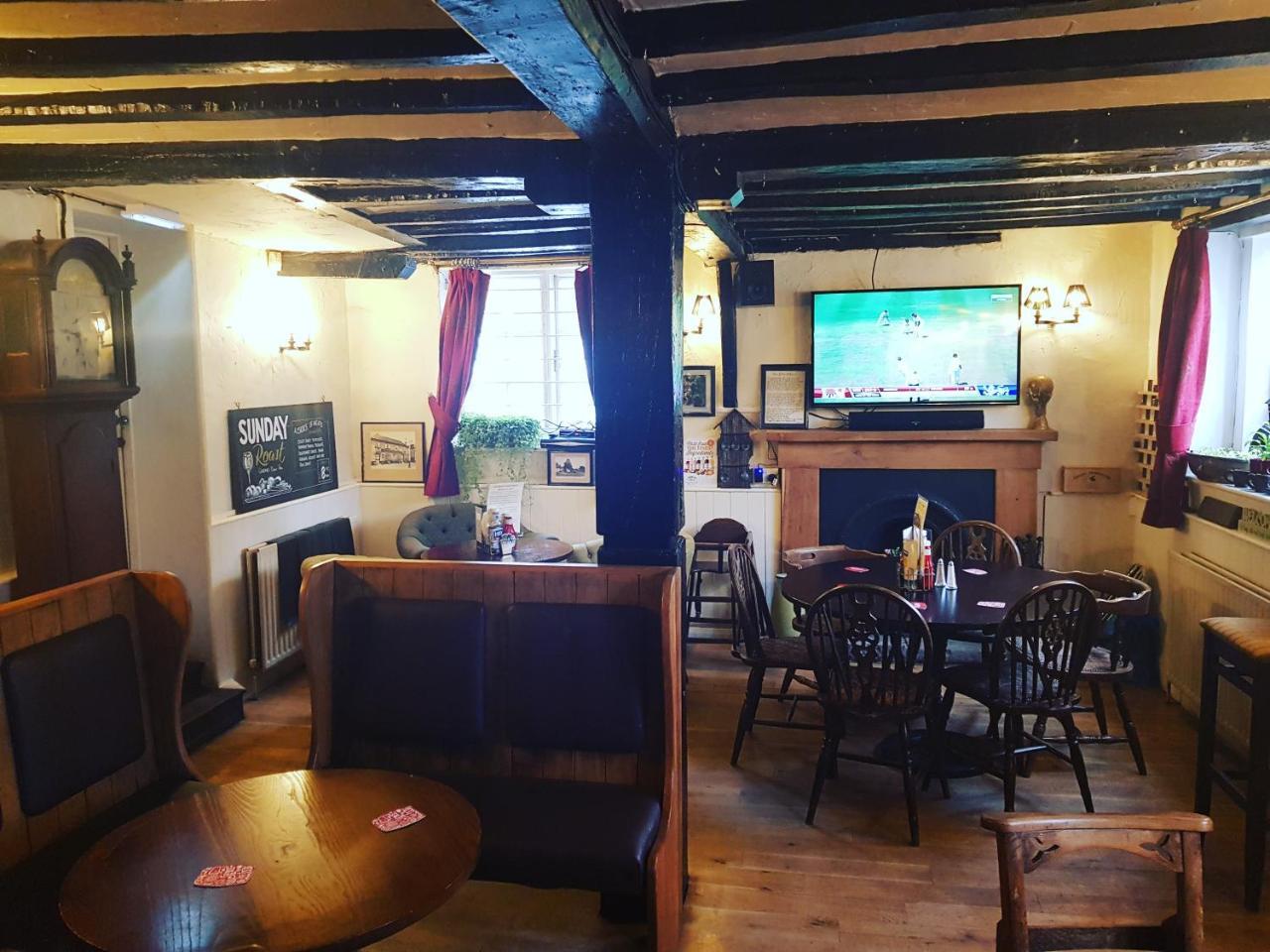Hotel The Wheatsheaf Bramley  Esterno foto