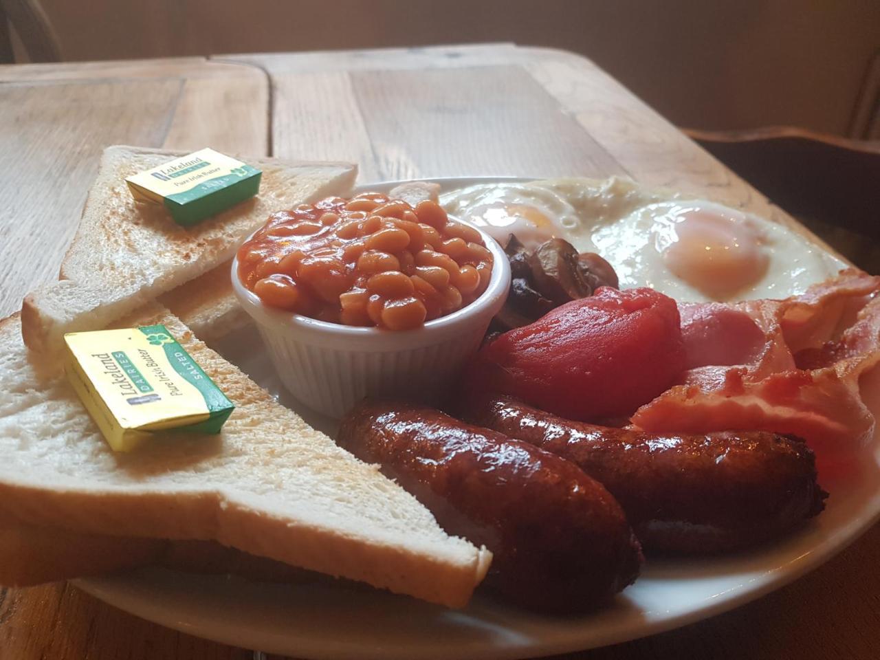 Hotel The Wheatsheaf Bramley  Esterno foto
