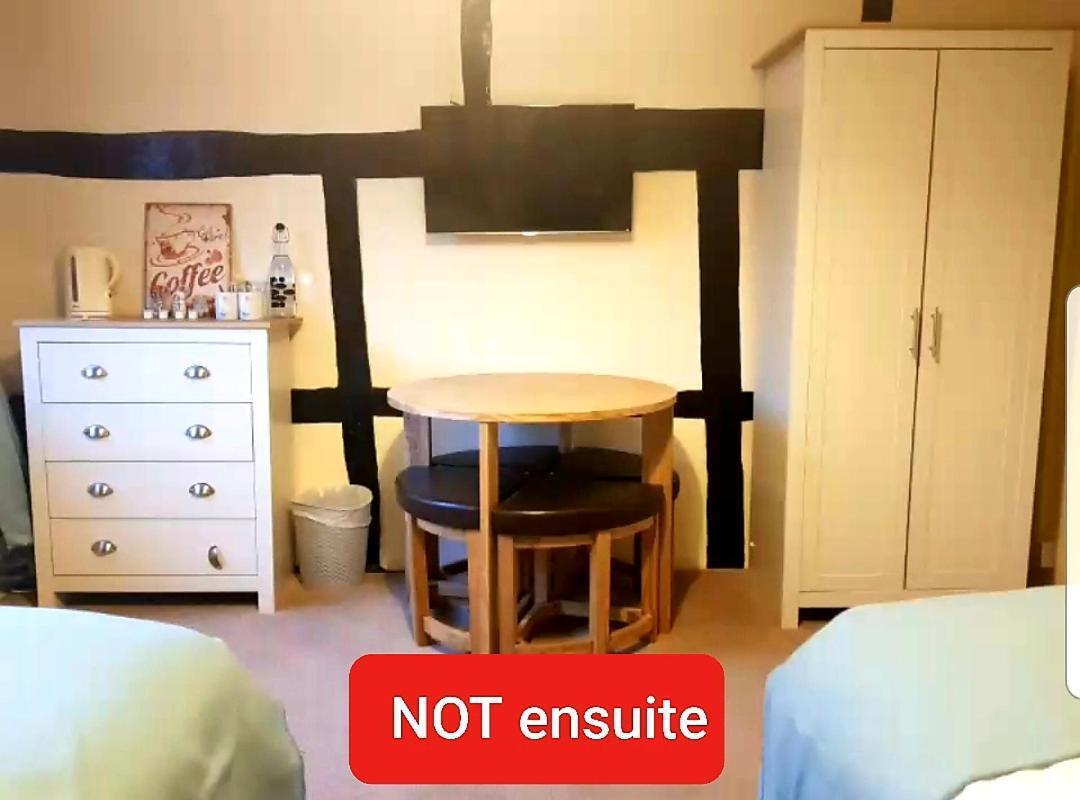 Hotel The Wheatsheaf Bramley  Esterno foto